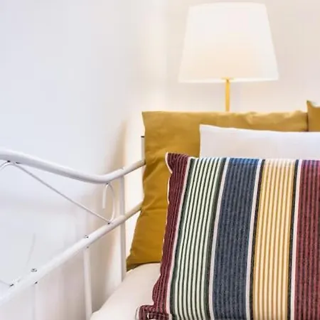 Olival Terrace | Lapa & Santos דירה