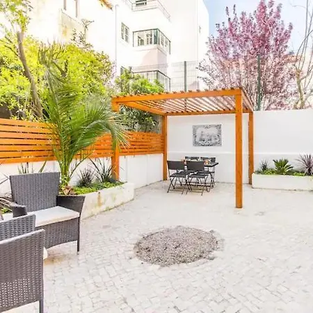 Olival Terrace | Lapa & Santos דירה ליסבון